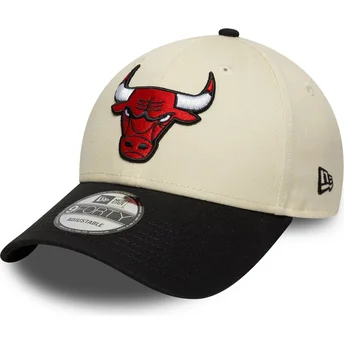 Böjd beige och svart justerbar keps 9FORTY Colour Block från Chicago Bulls NBA av New Era