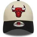 casquette-courbee-beige-et-noire-ajustable-9forty-colour-block-chicago-bulls-nba-new-era