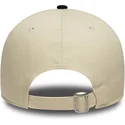 cappellino-curvo-beige-e-nero-regolabile-9forty-colour-block-di-chicago-bulls-nba-di-new-era