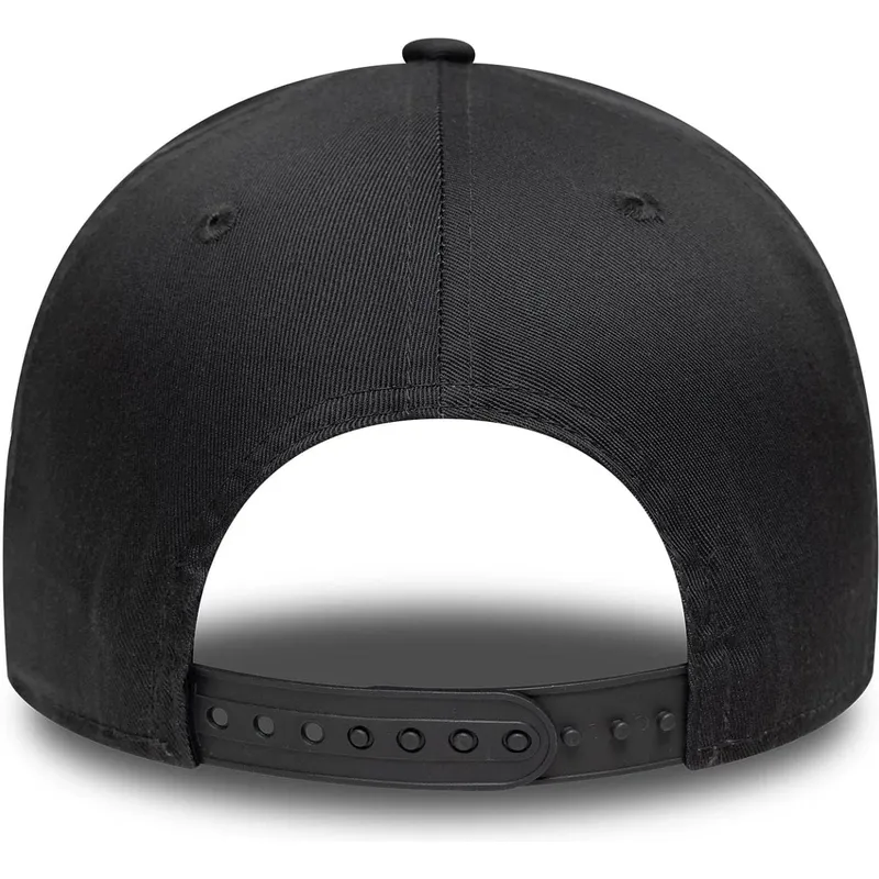 szara-czapka-z-zakrzywionym-daszkiem-snapback-9forty-metallic-chicago-bulls-nba-new-era