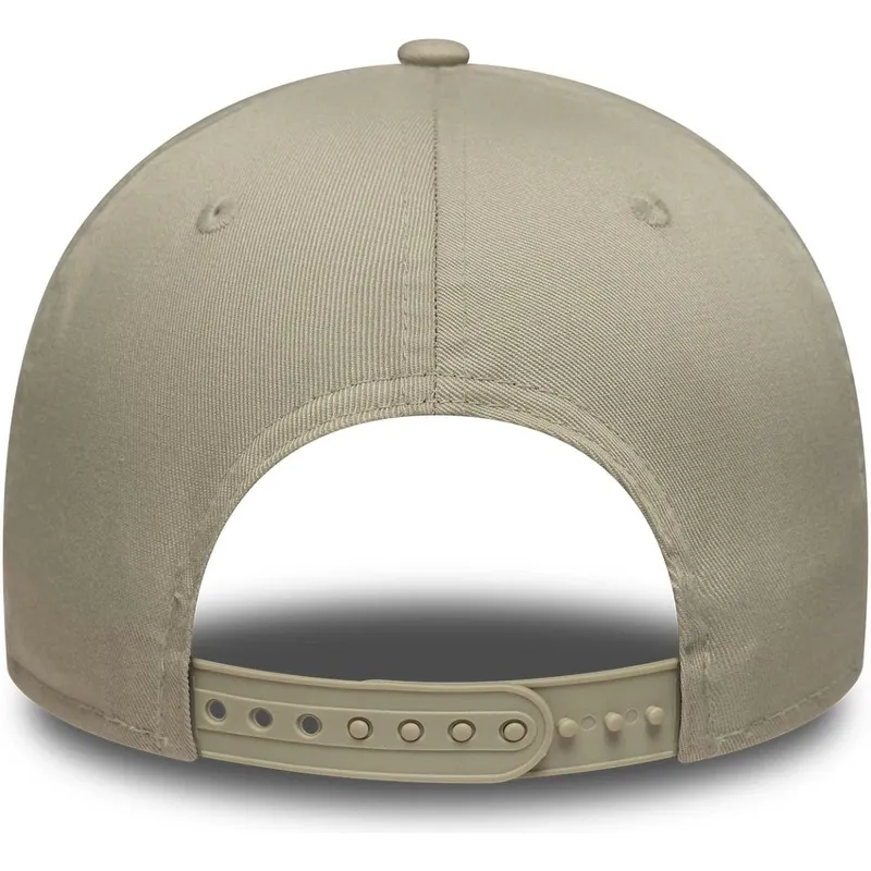cappellino-curvo-beige-snapback-9forty-metallic-dei-los-angeles-lakers-nba-di-new-era