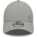 cappellino-curvo-grigio-snapback-con-logo-grigio-9forty-mesh-flawless-di-new-york-yankees-mlb-di-new-era