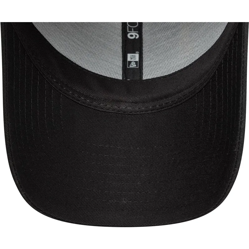 svart-bojd-justerbar-keps-9forty-washed-fran-ducati-motor-motogp-av-new-era