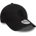 casquette-courbee-noire-ajustable-avec-logo-noir-9forty-wash-distress-new-york-yankees-mlb-new-era