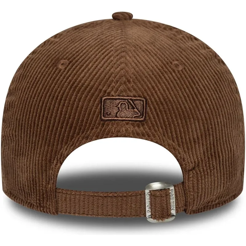epci-curbata-maro-reglabila-9forty-m-crown-cord-de-los-angeles-dodgers-mlb-de-new-era epci-curbata-maro-reglabila-9forty-m-crown-cord-de-los-angeles-dodgers-mlb-de-new-era
