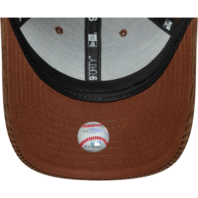 casquette-courbee-marron-ajustable-avec-logo-marron-9forty-m-crown-cord-los-angeles-dodgers-mlb-new-era
