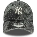 czarna-regulowana-czapka-z-zakrzywionym-daszkiem-9twenty-washed-paisley-new-york-yankees-mlb-new-era