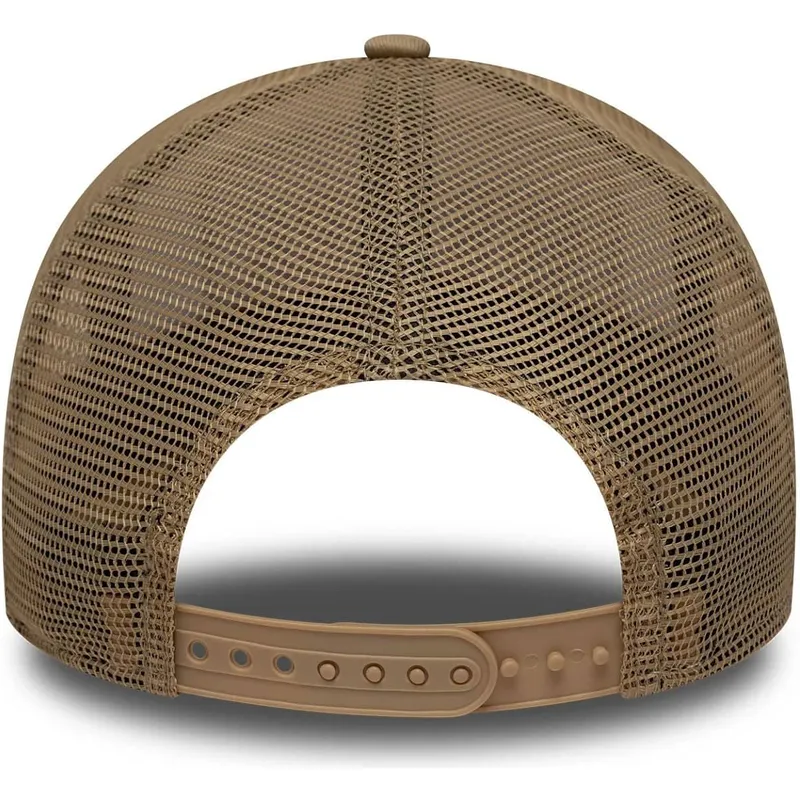 gorra-trucker-blanca-y-marron-a-frame-location-de-new-york-ciudades-y-playas-de-new-era