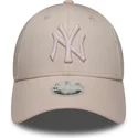 gorra-curva-rosa-ajustable-con-logo-rosa-para-mujer-9forty-metallic-logo-de-new-york-yankees-mlb-de-new-era