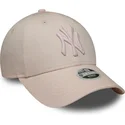 gebogene-rosa-verstellbare-kappe-mit-rosa-logo-fur-damen-9forty-metallic-logo-von-new-york-yankees-mlb-von-new-era