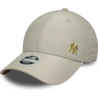 Beige verstellbare Curved Cap mit goldenem Logo für Damen 9FORTY Flawless der New York Yankees MLB von New Era