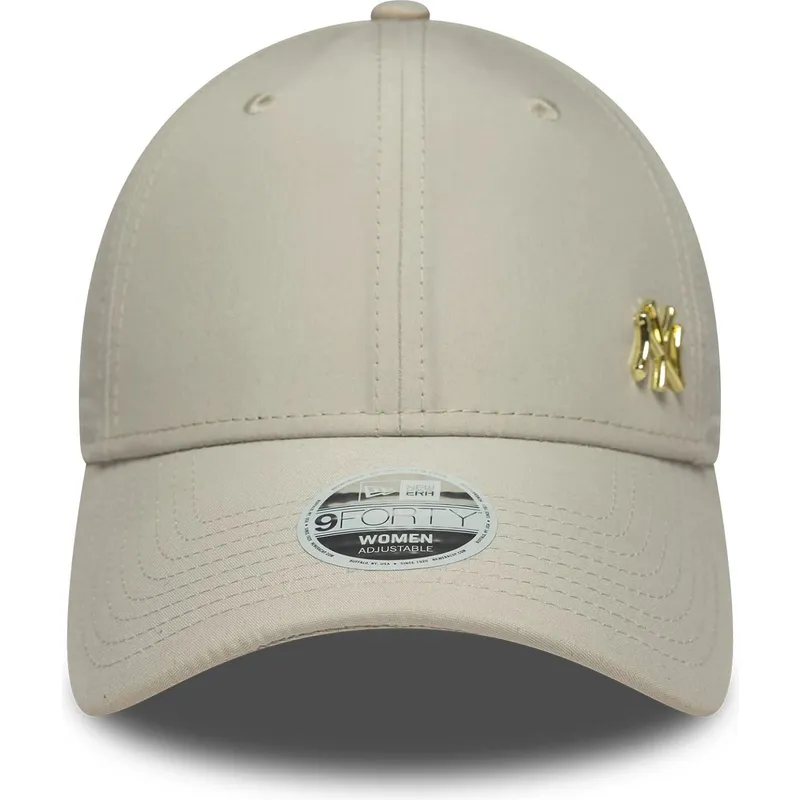 bojd-beige-justerbar-keps-med-gyllene-logotyp-for-dam-9forty-flawless-fran-new-york-yankees-mlb-av-new-era