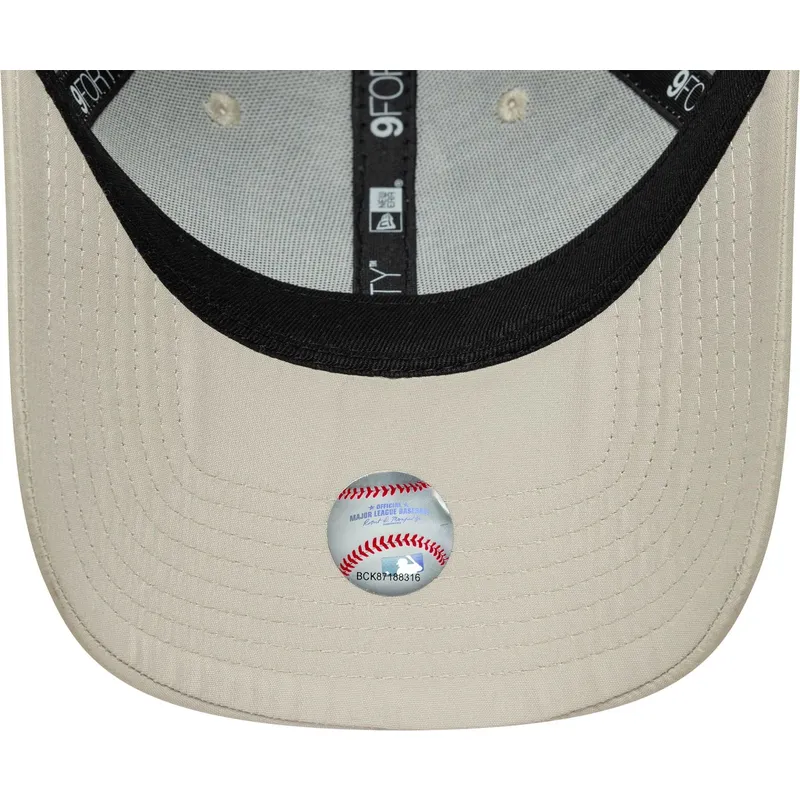 epci-curbata-bej-reglabila-dorado-9forty-flawless-de-new-york-yankees-mlb-de-new-era