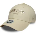 gorra-curva-beige-ajustable-para-mujer-9forty-sequin-wordmark-de-new-york-yankees-mlb-de-new-era