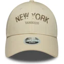 cap-curbata-beige-adjustable-strap-9forty-sequin-wordmark-de-new-york-yankees-mlb-de-new-era