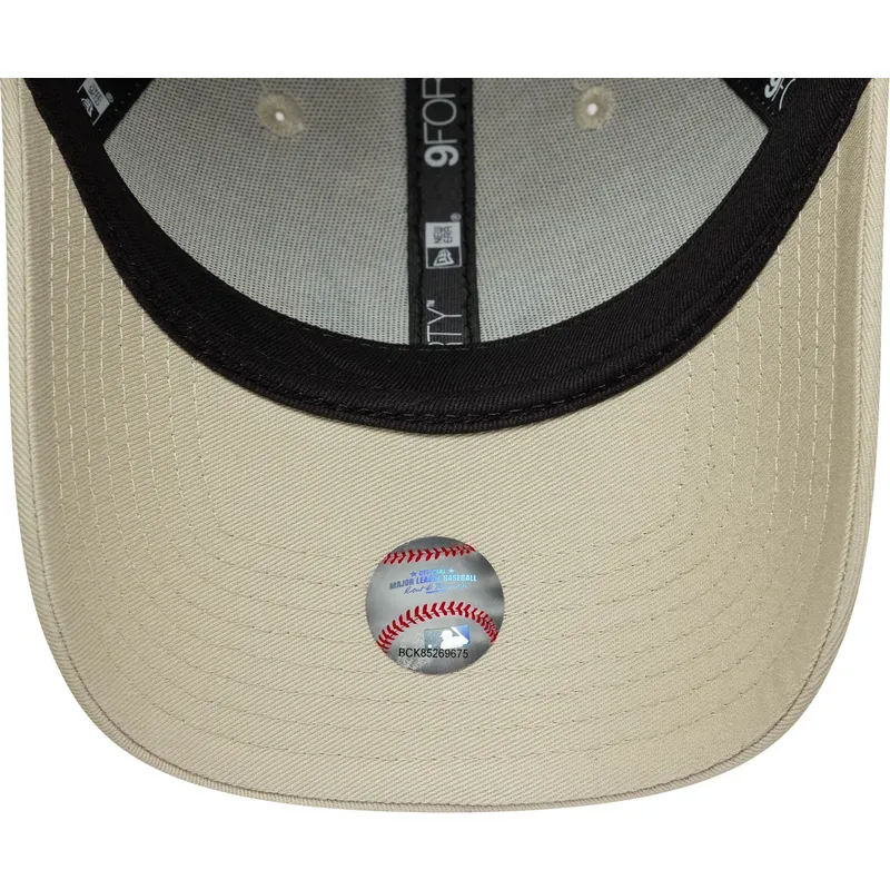 cappellino-curvo-beige-regolabile-da-donna-9forty-floral-icon-dei-new-york-yankees-mlb-di-new-era
