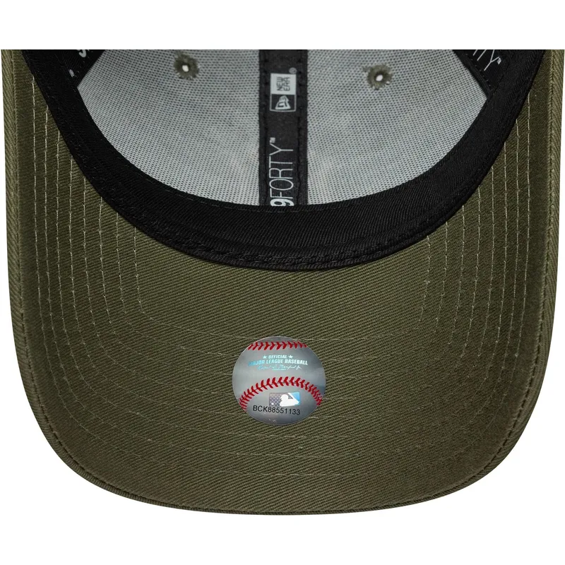 cappellino-curvo-verde-regolabile-con-logo-rosa-da-donna-9forty-league-essential-midi-dei-new-york-yankees-mlb-di-new-era