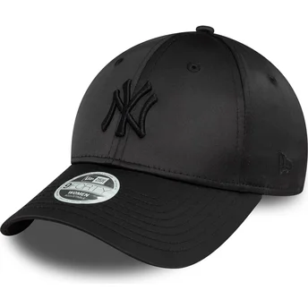 New Era Curved Brim Women Black Logo 9FORTY Satin New York Yankees MLB Black Snapback Cap
