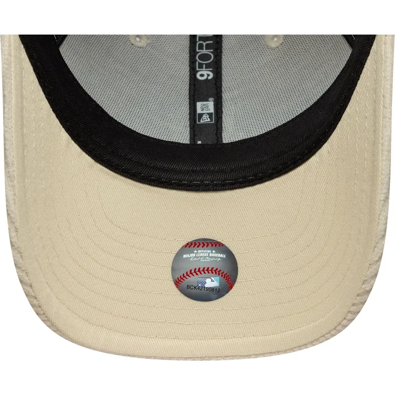 casquette-courbee-beige-ajustable-avec-logo-beige-pour-femme-9forty-m-crown-pastel-cord-los-angeles-dodgers-mlb-new-era