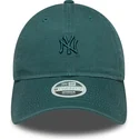 zielona-regulowana-czapka-z-zakrzywionym-daszkiem-dla-kobiet-9twenty-washed-mini-new-york-yankees-mlb-new-era