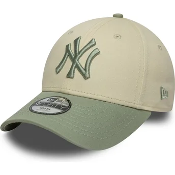 Böjd beige och grön justerbar keps för barn 9FORTY League Essential från New York Yankees MLB av New Era