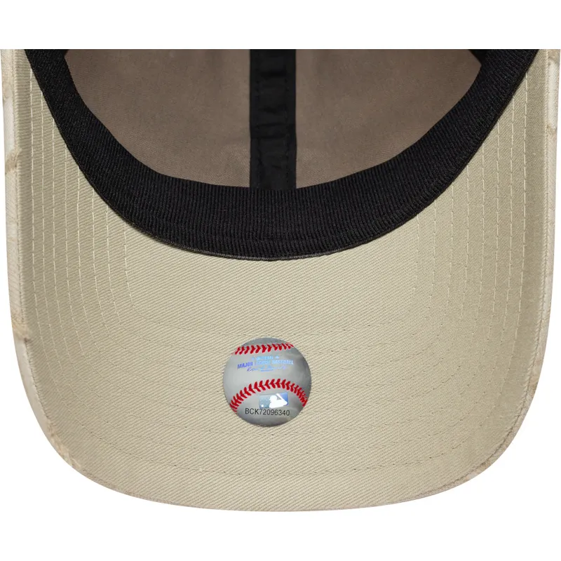 cappellino-curvo-beige-regolabile-con-logo-beige-9twenty-img-floral-di-new-york-yankees-mlb-di-new-era