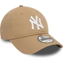 cap-curbata-brown-adjustable-strap-claro-9twenty-league-essential-de-new-york-yankees-mlb-de-new-era