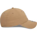 cap-curbata-brown-adjustable-strap-claro-9twenty-league-essential-de-new-york-yankees-mlb-de-new-era