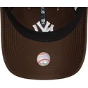 cappellino-curvo-marrone-regolabile-9twenty-league-essential-dei-new-york-yankees-mlb-di-new-era