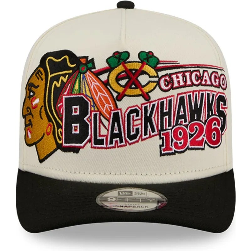 cappellino-visiera-curva-beige-e-nero-snapback-9fifty-a-frame-classic-di-chicago-blackhawks-nhl-di-new-era