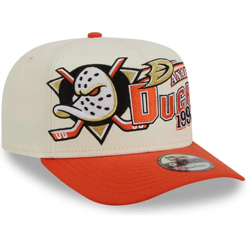 cappellino-visiera-curva-beige-e-arancione-snapback-9fifty-a-frame-classic-di-anaheim-ducks-nhl-di-new-era