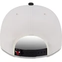 cappellino-curvo-beige-e-nero-snapback-9fifty-a-frame-classic-di-chicago-bulls-nba-di-new-era