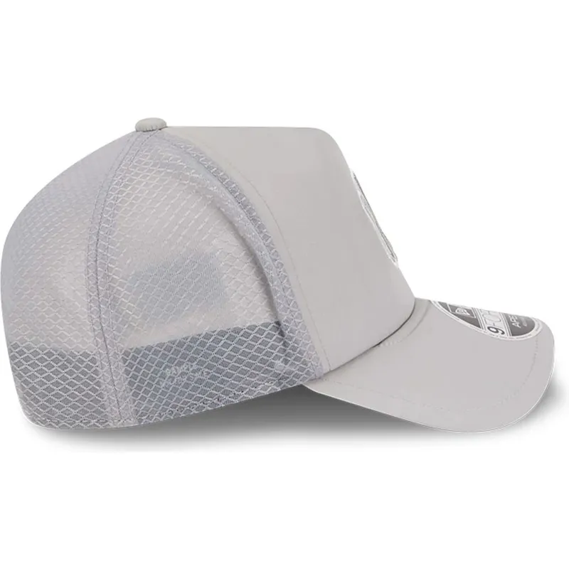 graue-trucker-kappe-mit-grauem-logo-9forty-apex-batting-practice-der-new-york-yankees-mlb-von-new-era