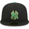 czarna-dopasowana-czapka-z-daszkiem-59fifty-saint-patrick-s-day-new-york-yankees-mlb-new-era