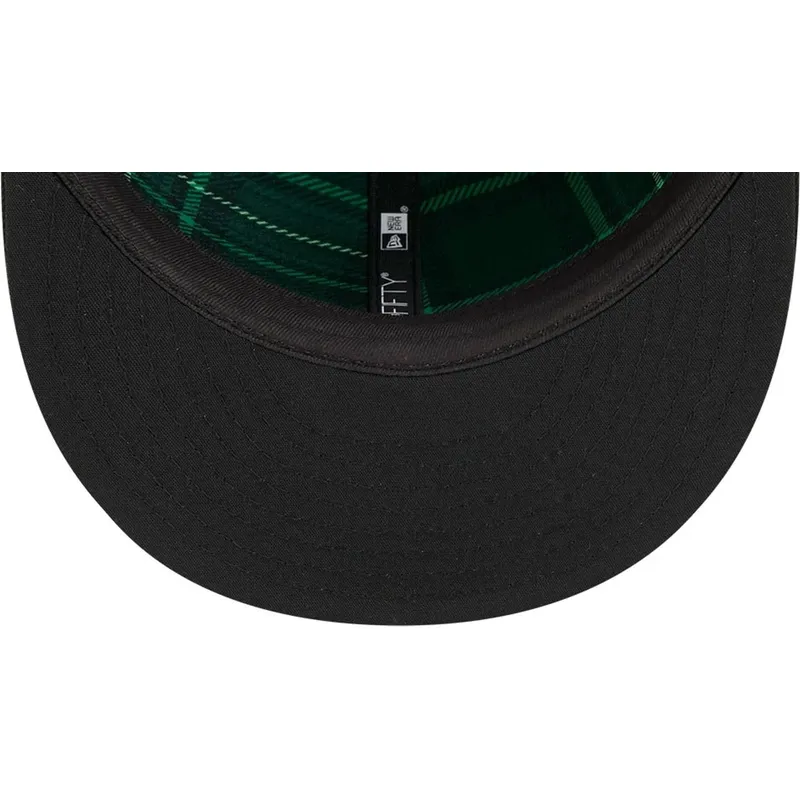 cappello-piatto-nero-aderente-59fifty-saint-patrick-s-day-dei-new-york-yankees-mlb-di-new-era