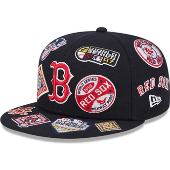 Cap plată navy blue ajustada 59FIFTY All Over de Boston Red Sox MLB de New Era