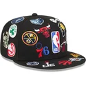 schwarze-enganliegende-59fifty-all-over-flatcap-von-nba-von-new-era