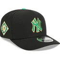cappellino-curvo-nero-snapback-9seventy-stretch-snap-saint-patrick-s-day-dei-new-york-yankees-mlb-di-new-era
