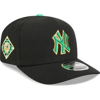 Czarna czapka z zakrzywionym daszkiem snapback 9SEVENTY Stretch Snap Saint Patrick's Day New York Yankees MLB New Era