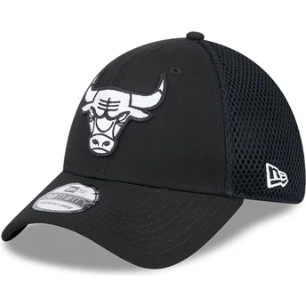Czapka trucker czarna dopasowana 39THIRTY Evergreen Neo Chicago Bulls NBA New Era