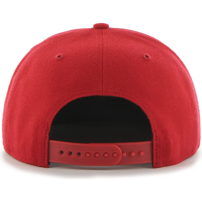 gorra-plana-roja-snapback-captain-no-shot-de-new-york-yankees-mlb-de-47-brand