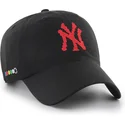 czarna-regulowana-czapka-z-zakrzywionym-daszkiem-clean-up-eight-bit-hero-new-york-yankees-mlb-od-47-brand