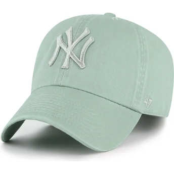 Zielona regulowana czapka z zakrzywionym daszkiem z zielonym logo Clean Up No Loop Label New York Yankees MLB od 47 Brand