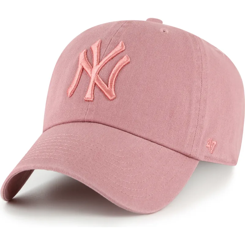 rozowa-regulowana-czapka-z-zakrzywionym-daszkiem-z-rozowym-logo-clean-up-new-york-yankees-mlb-od-47-brand