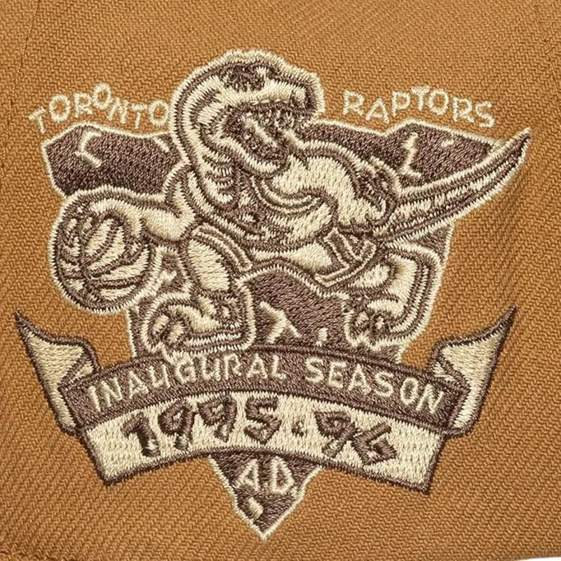 brun-justerbar-platt-keps-coffee-strapback-fran-toronto-raptors-nba-av-mitchell-ness