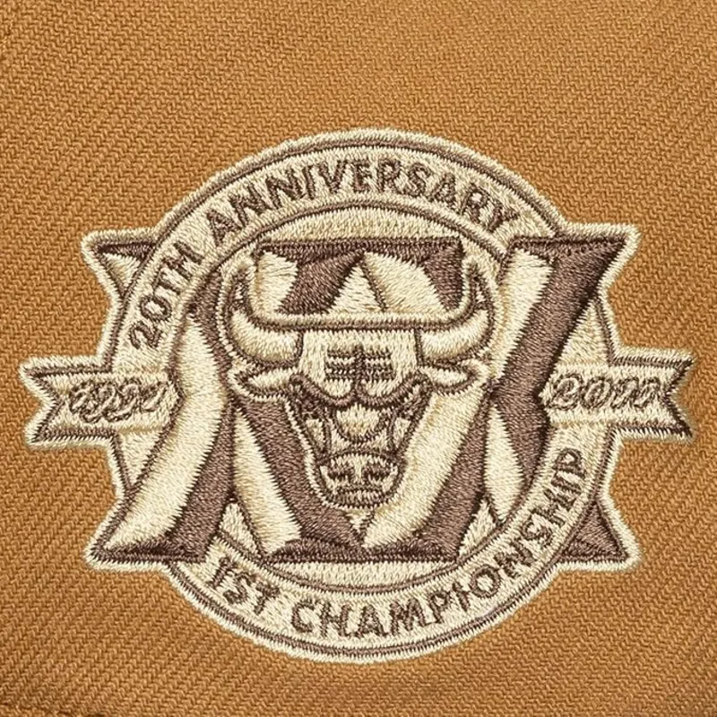 justerbar-brun-platt-keps-coffee-strapback-fran-chicago-bulls-nba-av-mitchell-ness