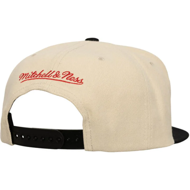 casquette-plate-noire-et-beige-snapback-across-the-board-chicago-bulls-nba-mitchell-ness