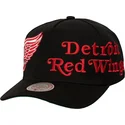 svart-kurvad-snapback-keps-busted-pro-av-detroit-red-wings-nhl-fran-mitchell-ness