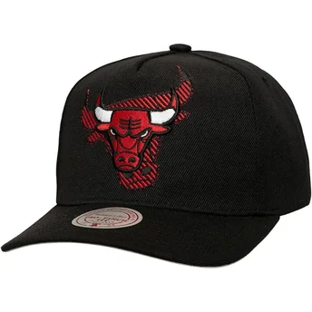 Svart kurvad snapback-keps Tilted Pro från Chicago Bulls NBA av Mitchell & Ness