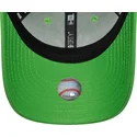 grune-gebogene-verstellbare-kappe-fur-kinder-9forty-essential-von-new-york-yankees-mlb-von-new-era